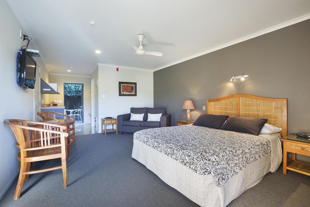 Beach House Motel Papamoa Room photo